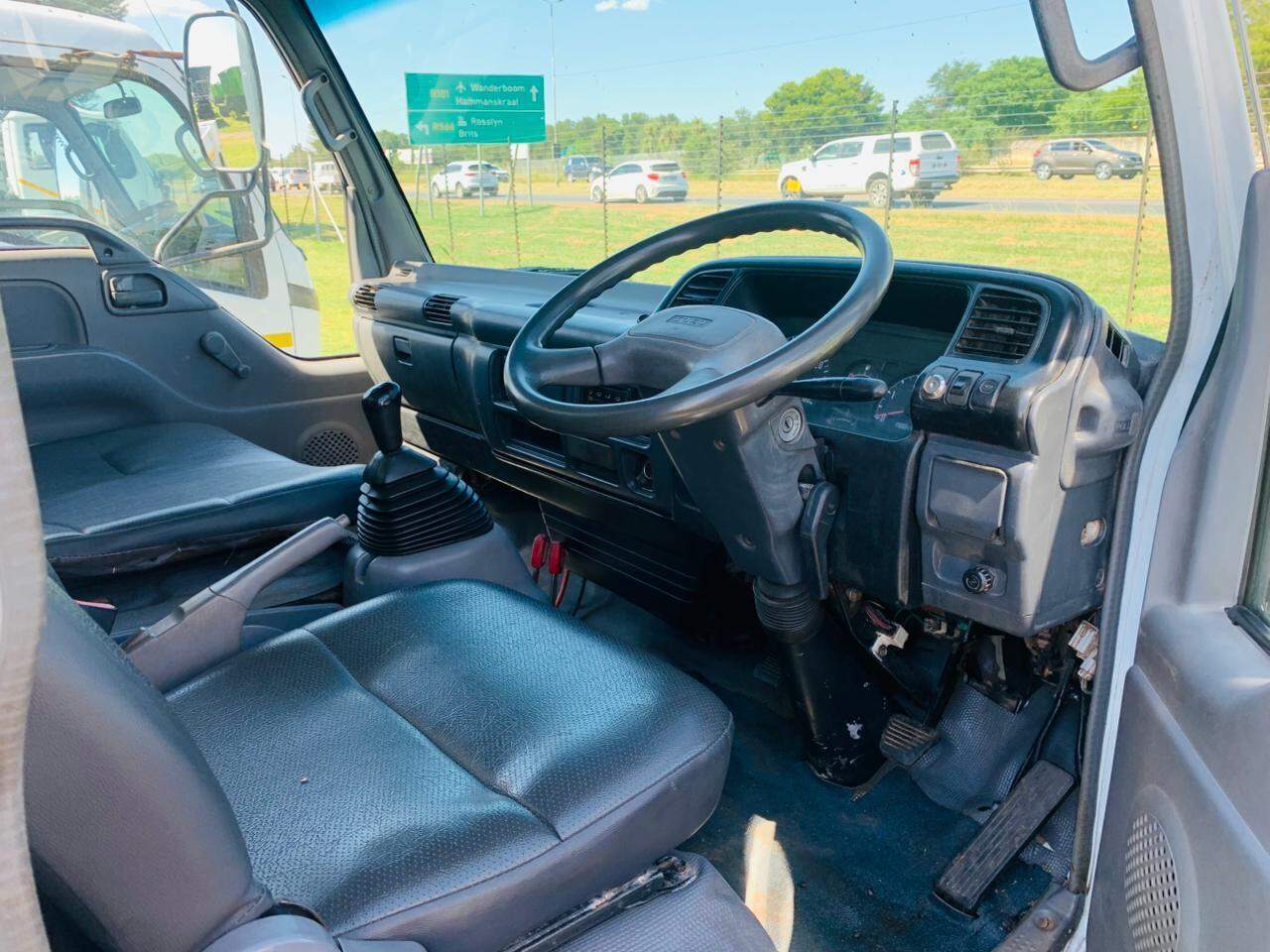 ISUZU NPR 400 3 CUBE TIPPER