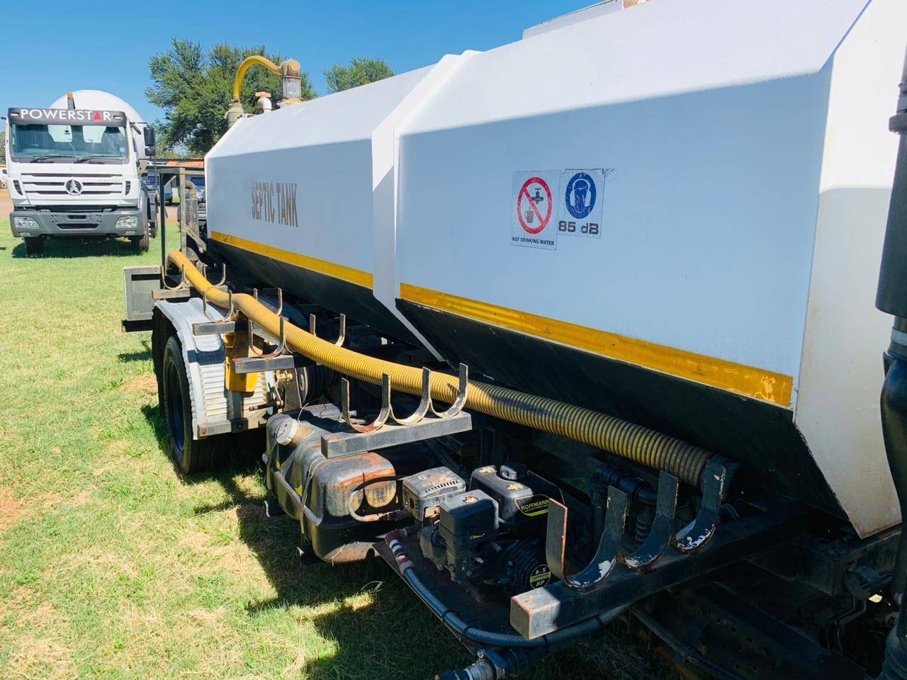 ISUZU NPR500 SEPTIC TANKER/HONEYSUCKER