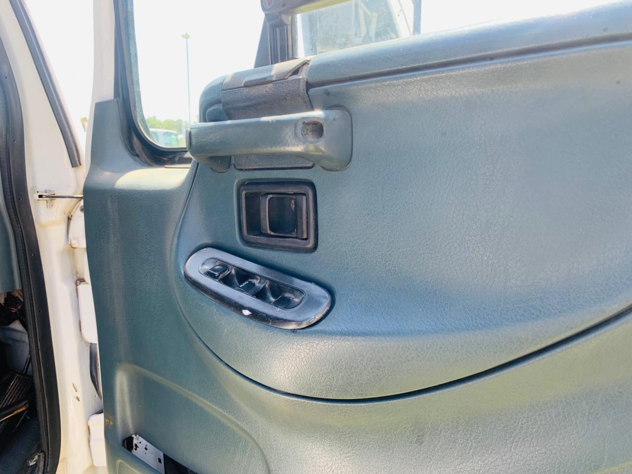 NISSAN UD 85 6 CUBE TIPPER TRUCK