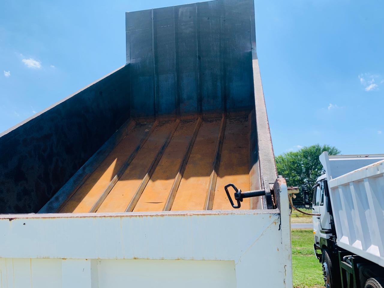 NISSAN DIESEL UD290 10 CUBE