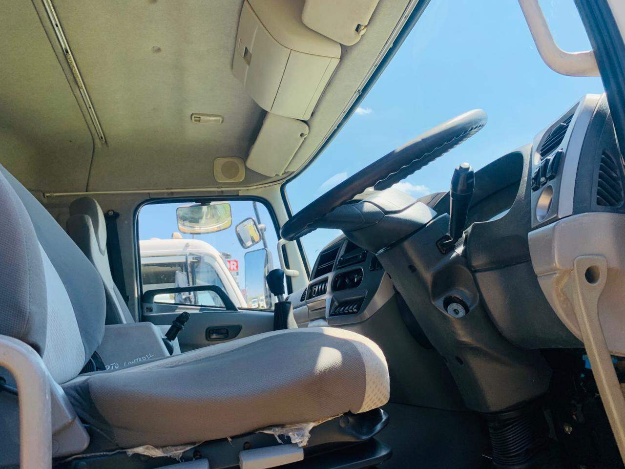 NISSAN DIESEL UD QUESTER 10 CUBE TIPPER