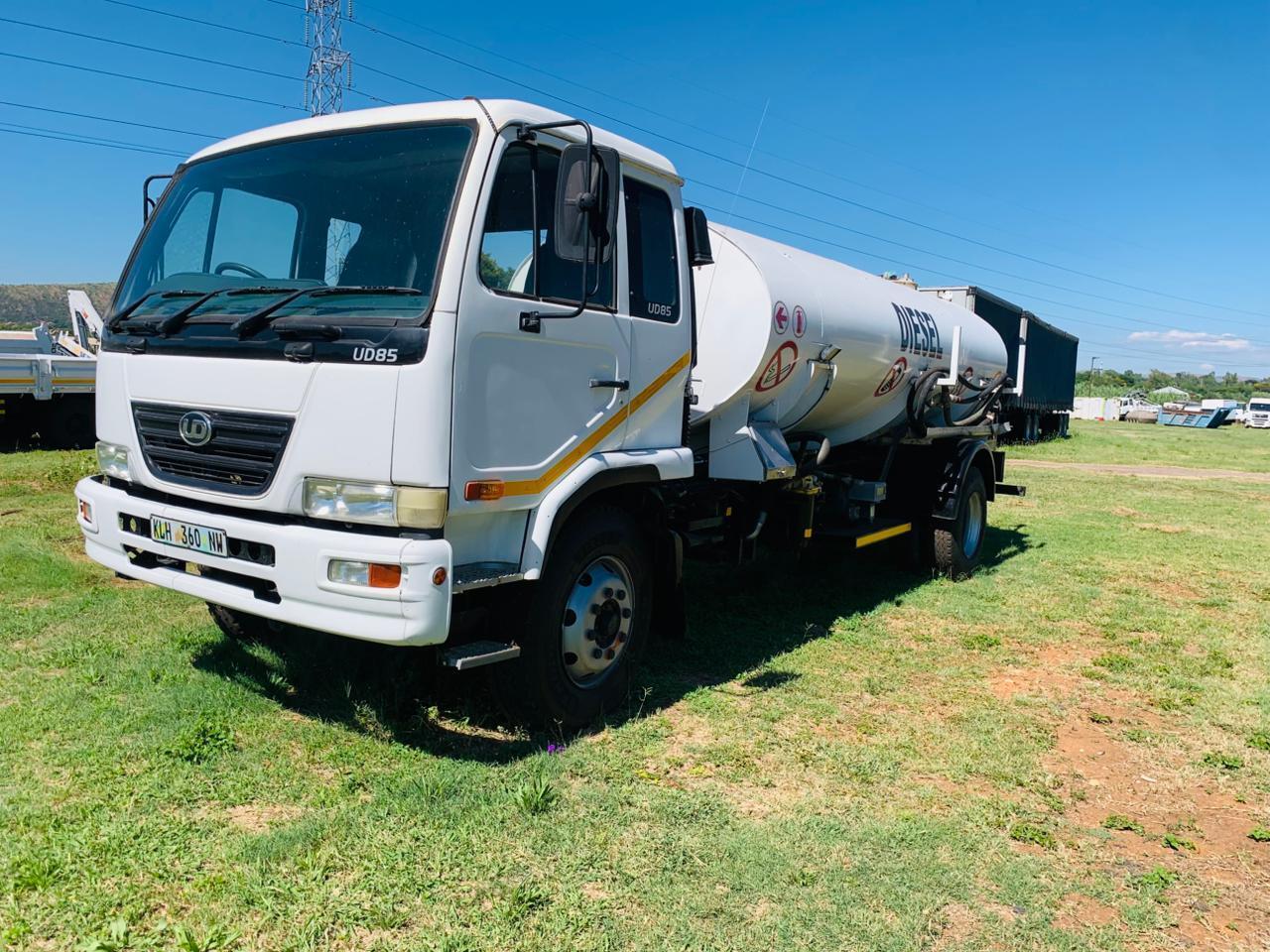 NISSAN DIESEL UD85 DIESEL TANKER
