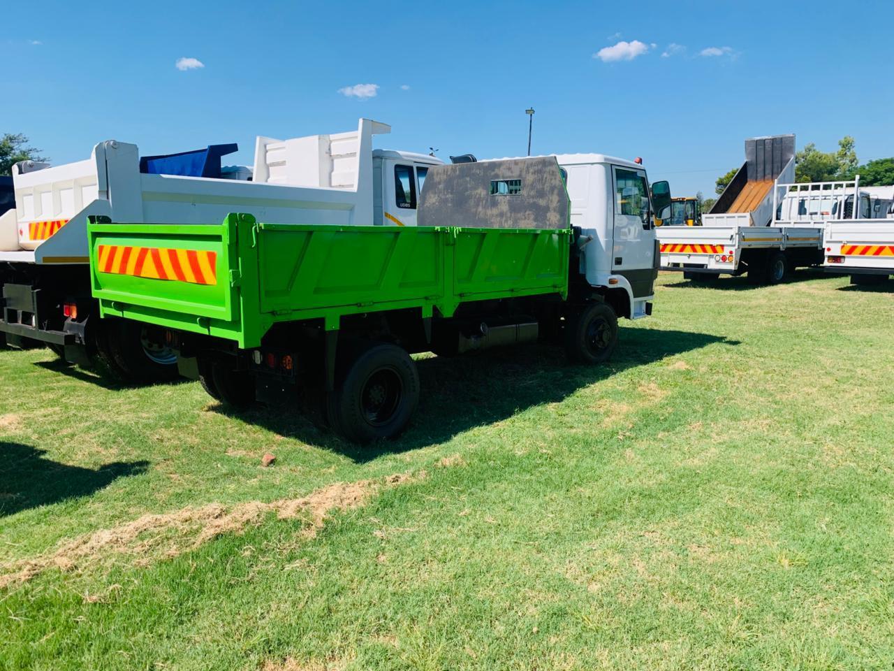 TATA 809 3 CUBE TIPPER