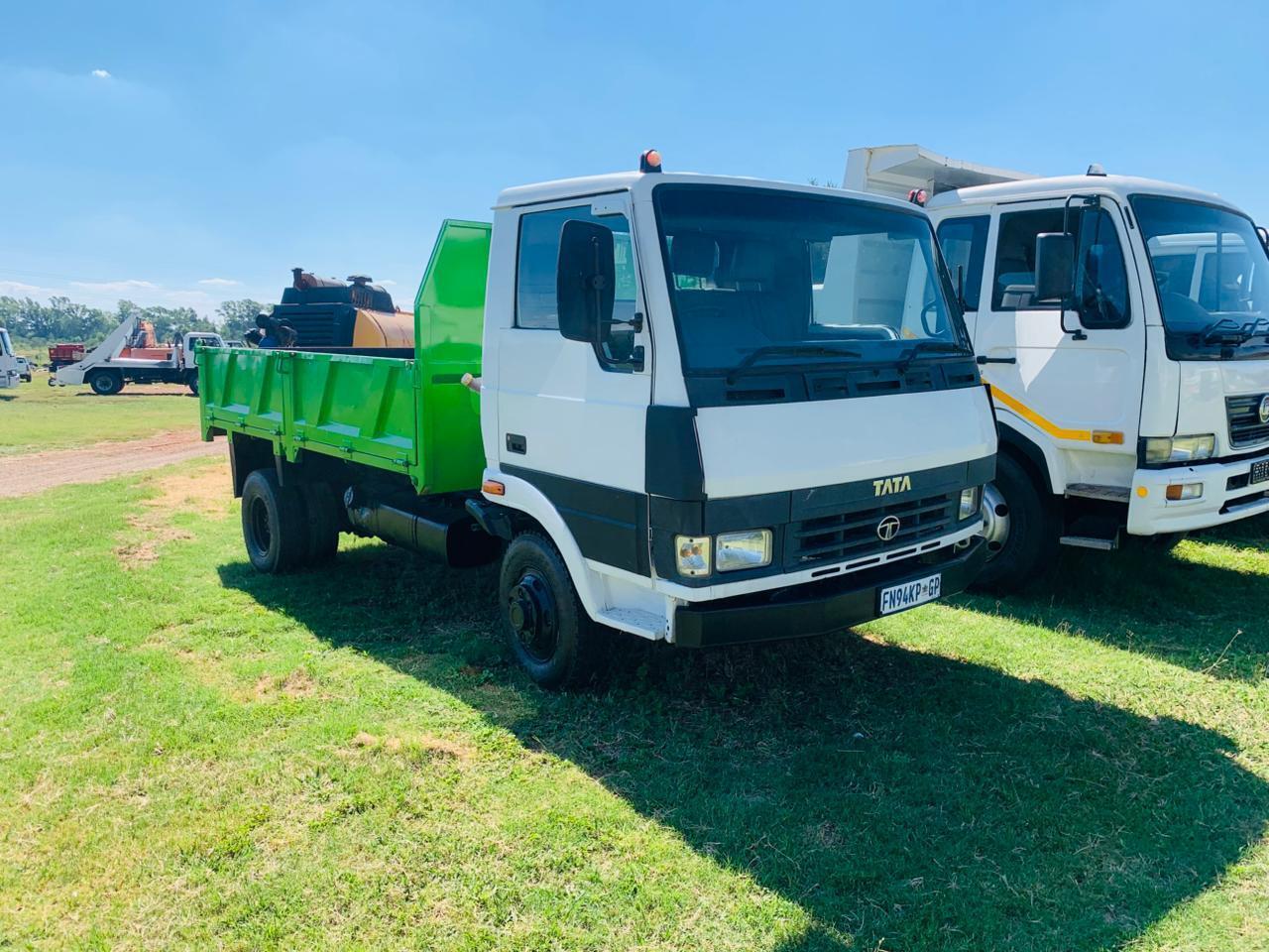 TATA 809 3 CUBE TIPPER