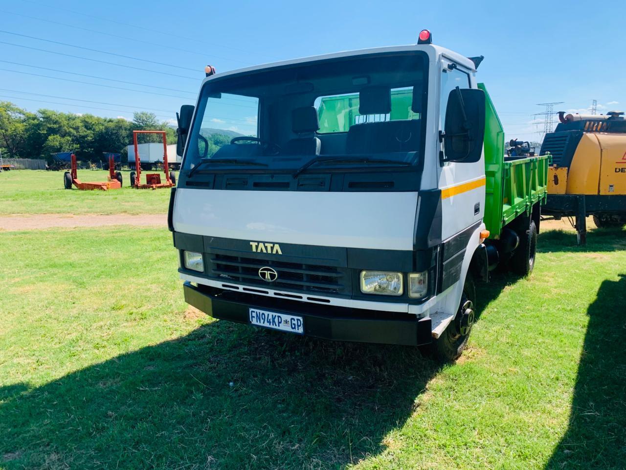 TATA 809 3 CUBE TIPPER