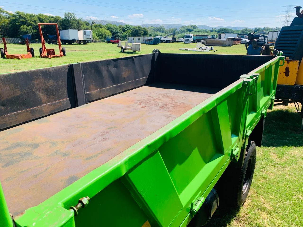 TATA 809 3 CUBE TIPPER