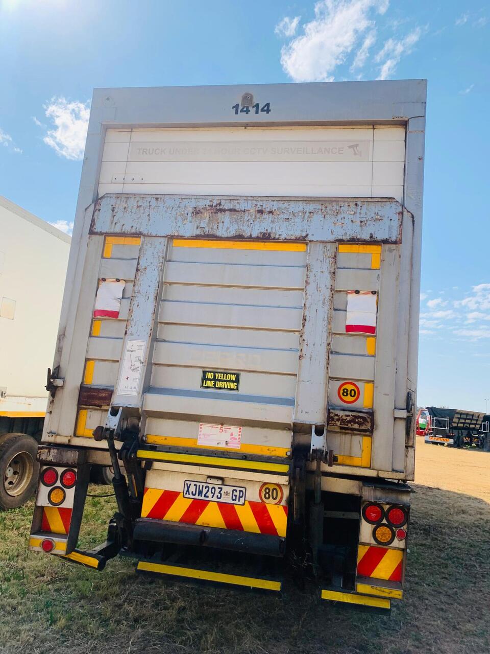 SERCO INDUSTRIAL BOX TRAILER