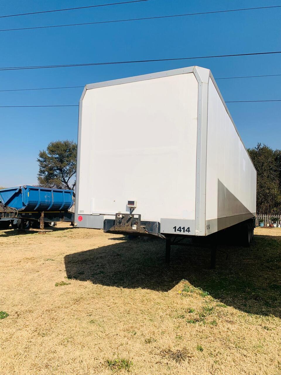 SERCO INDUSTRIAL BOX TRAILER