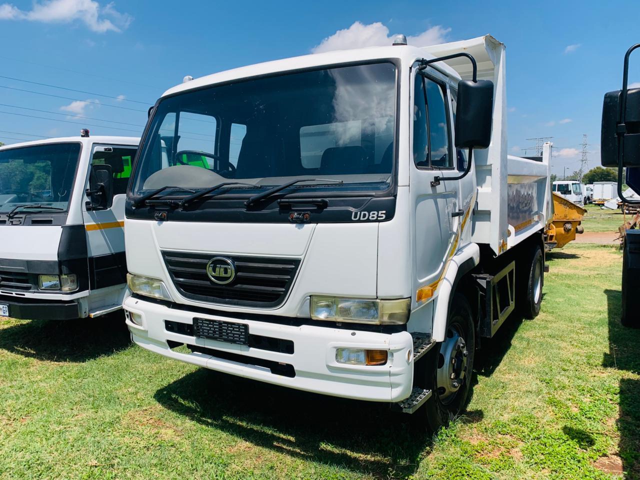 NISSAN UD 85 6 CUBE TIPPER TRUCK