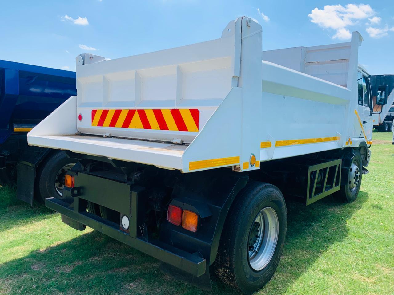 NISSAN UD 85 6 CUBE TIPPER TRUCK