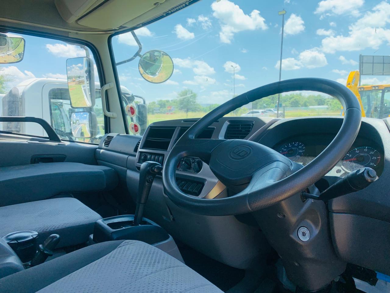 NISSAN UD CRONER 6 TON DROPSIDE