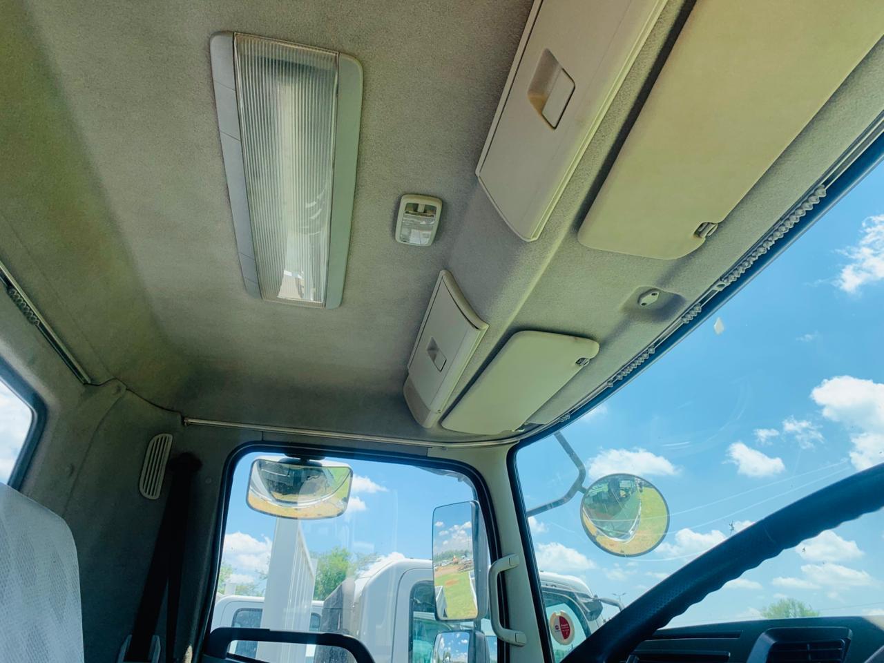 NISSAN UD CRONER 6 TON DROPSIDE