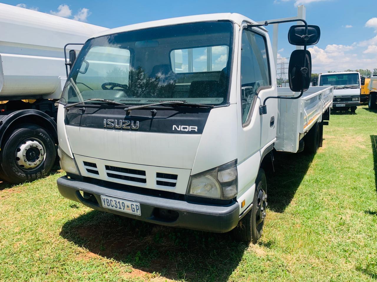 ISUZU NQR 400 4 TON DROPSIDE