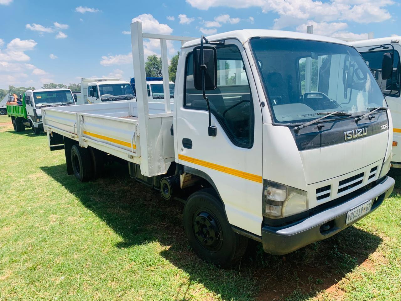 ISUZU NQR 400 4 TON DROPSIDE
