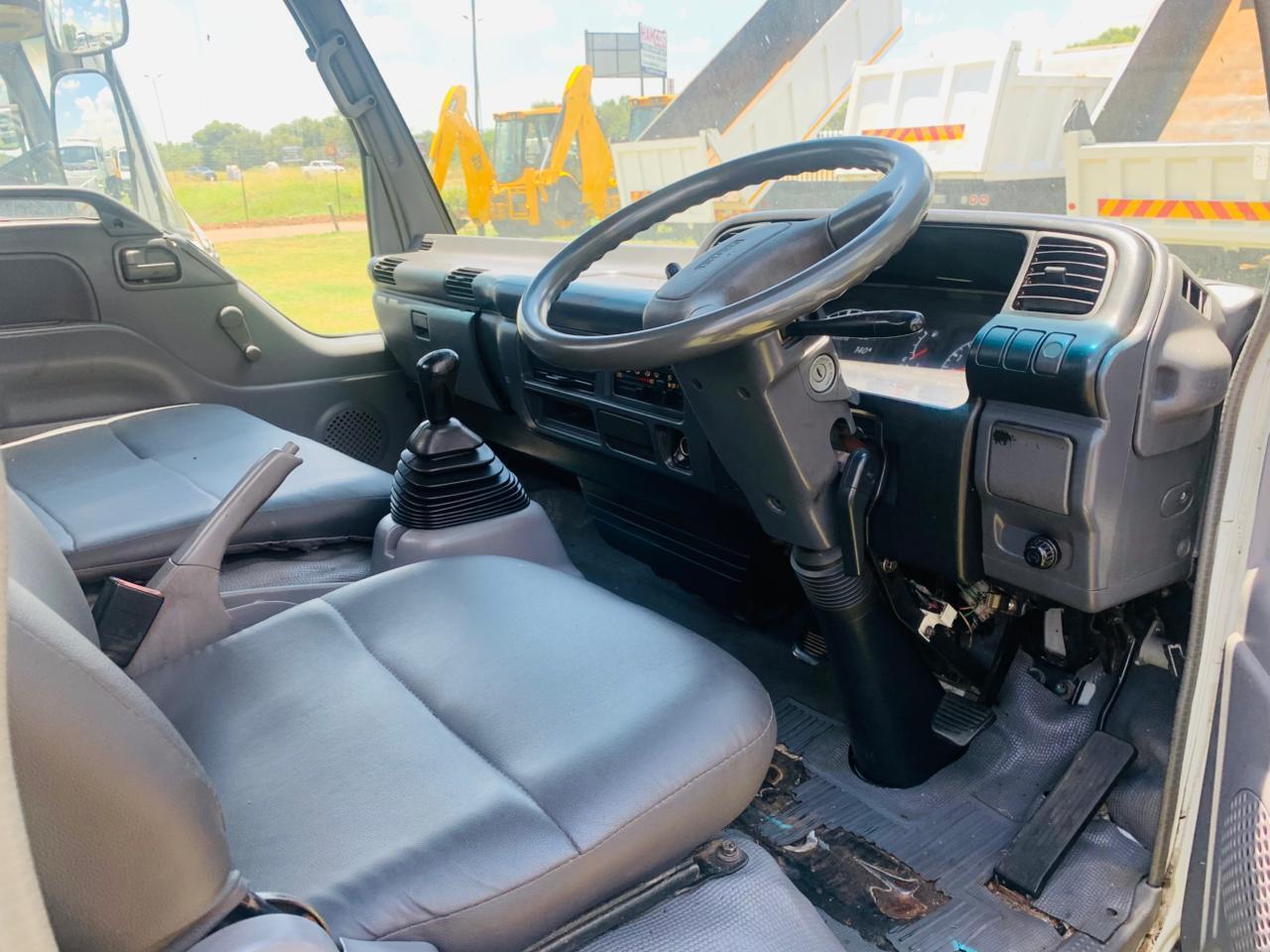 ISUZU NQR 400 4 TON DROPSIDE