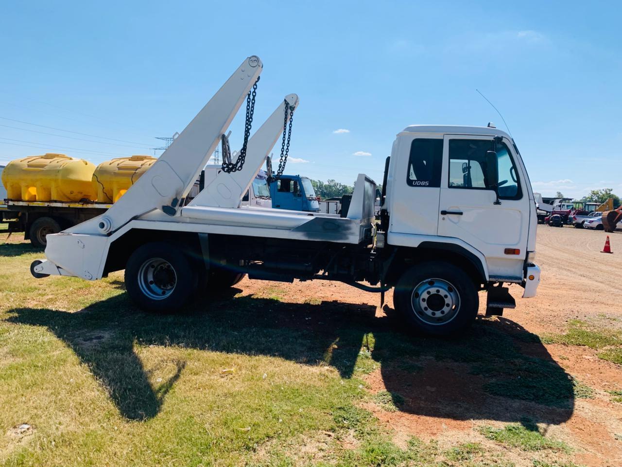 NISSAN DIESEL UD85 SKIPLOADER